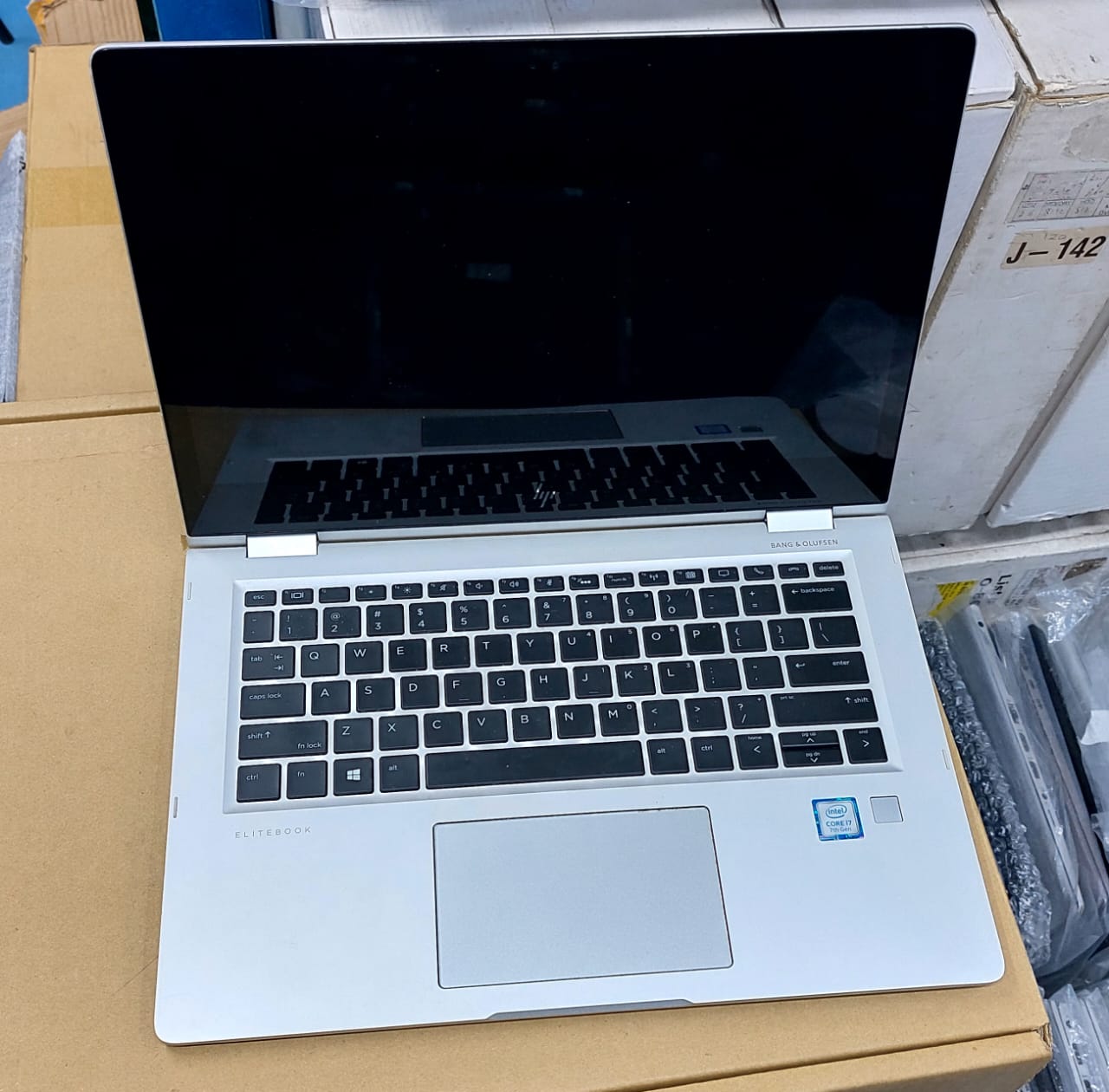 Hp Elitebook 1030 G2 coi7 7th generation 16gb ram 256ssd x360 touch screen